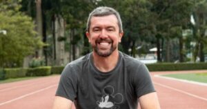 Criando meninos para a vida: a importância de dividir as tarefas domésticas